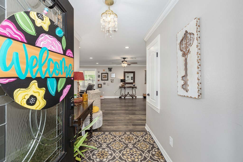 Property Photo: 107 E Juniper TX 75972