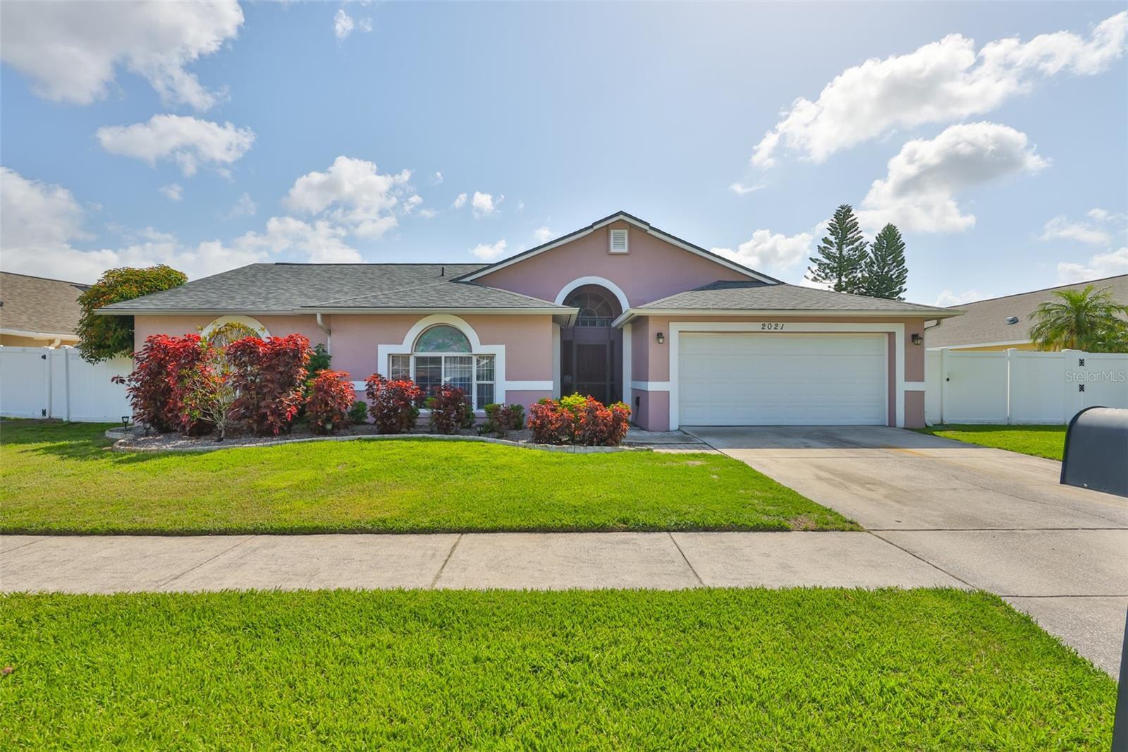 Property Photo: 2021 Elk Spring Drive FL 33511