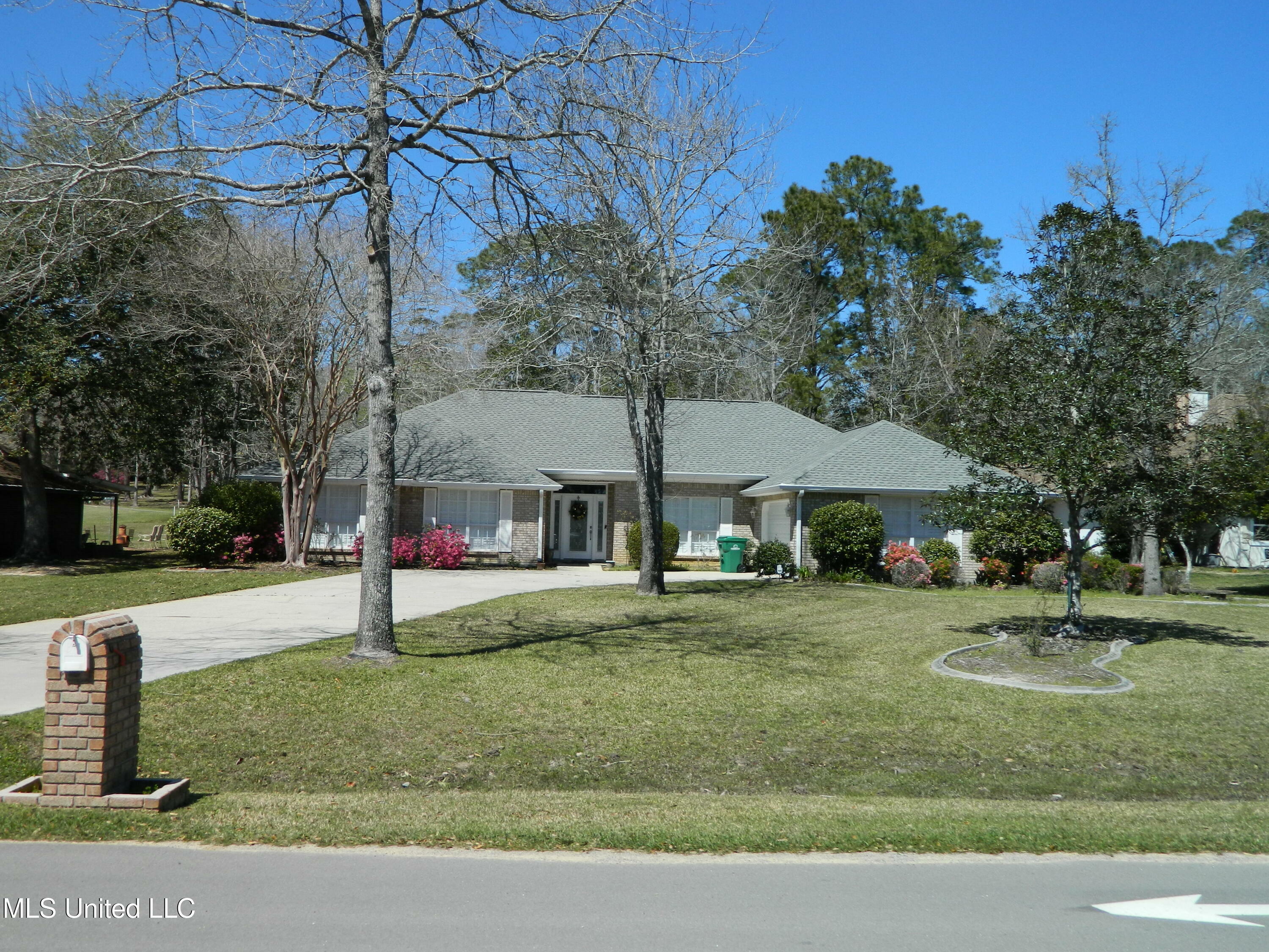 Property Photo: 56115 E Diamondhead Drive MS 39525