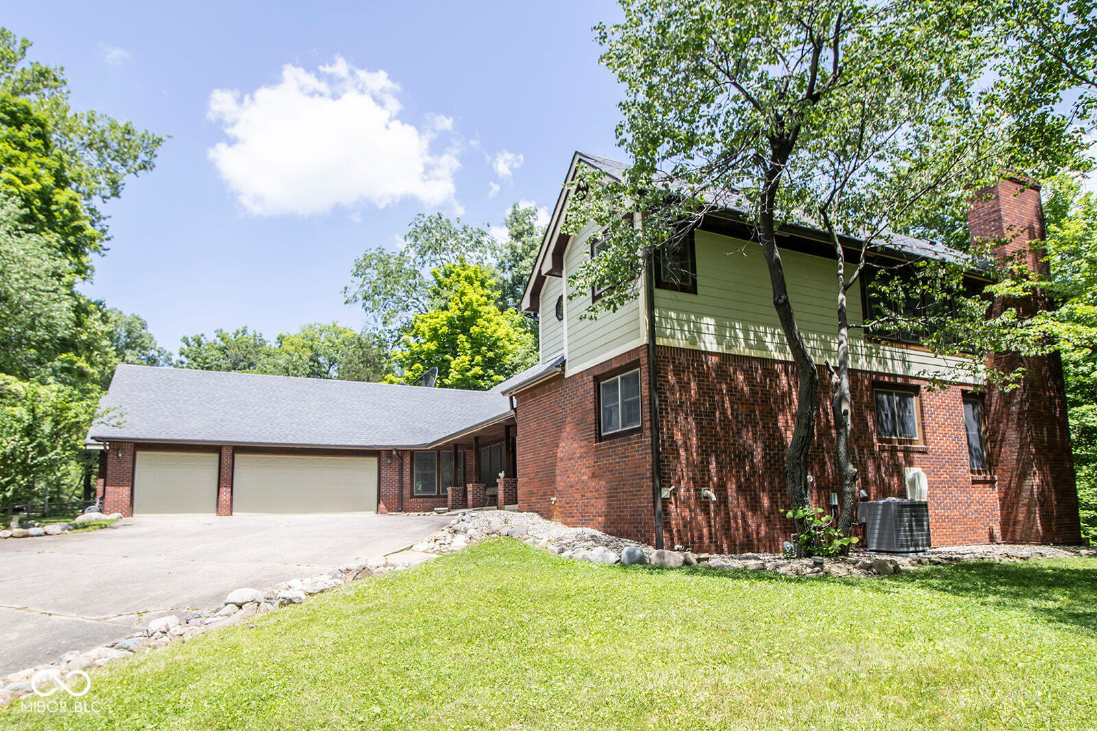 5530 Shawnee Trail South Drive  Indianapolis IN 46220 photo