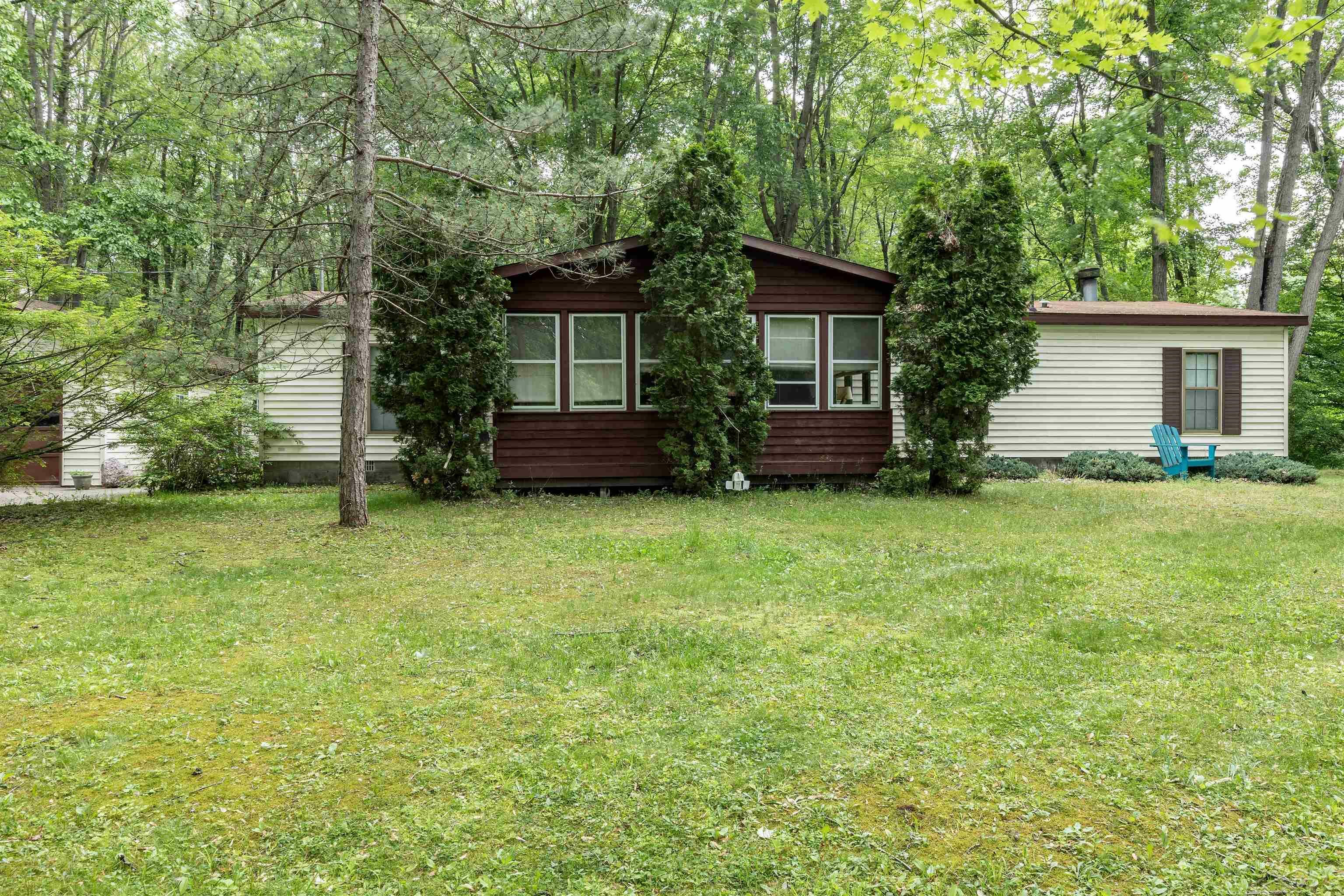 5665 N Sturgeon Road  Midland MI 48624 photo