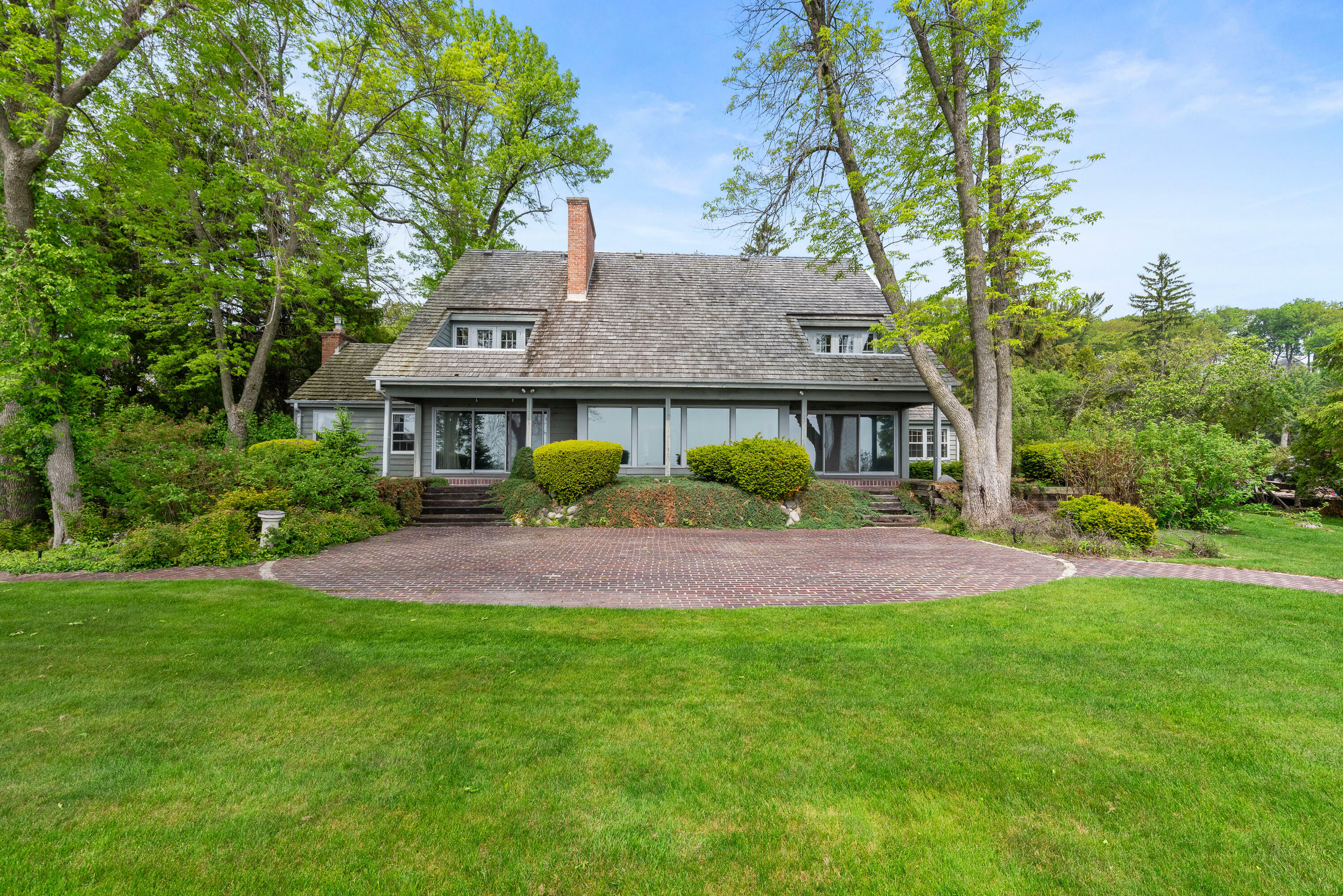 Property Photo: 7954 N Beach Dr WI 53217