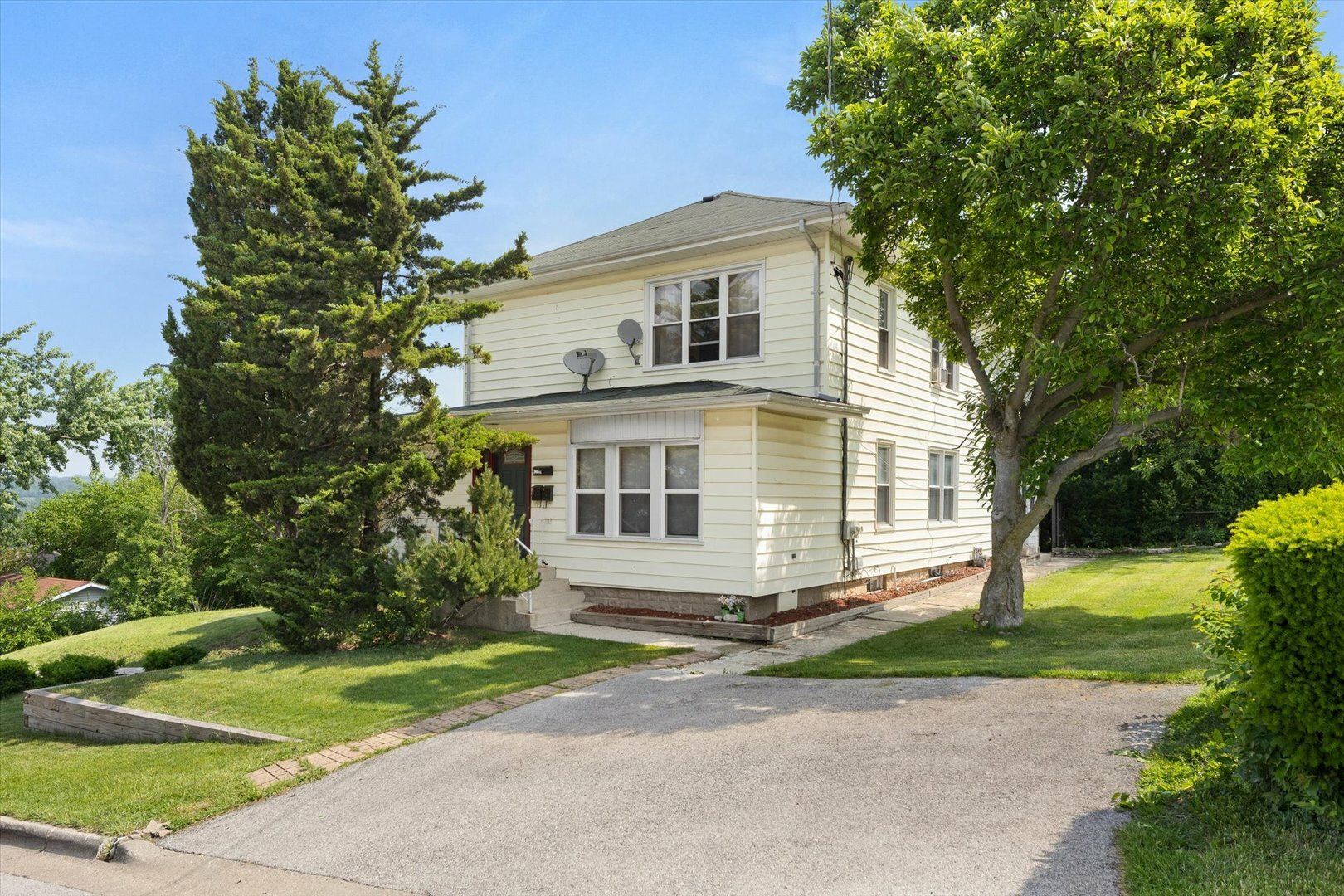 Property Photo: 415 Fremont Street IL 60439
