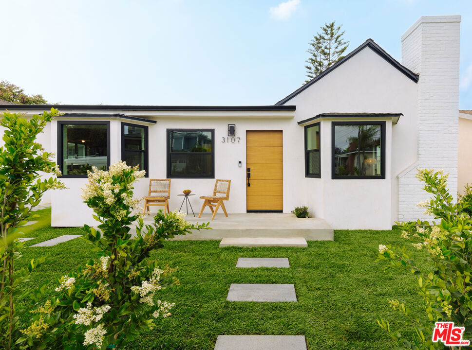 Property Photo:  3107 Pearl Street  CA 90405