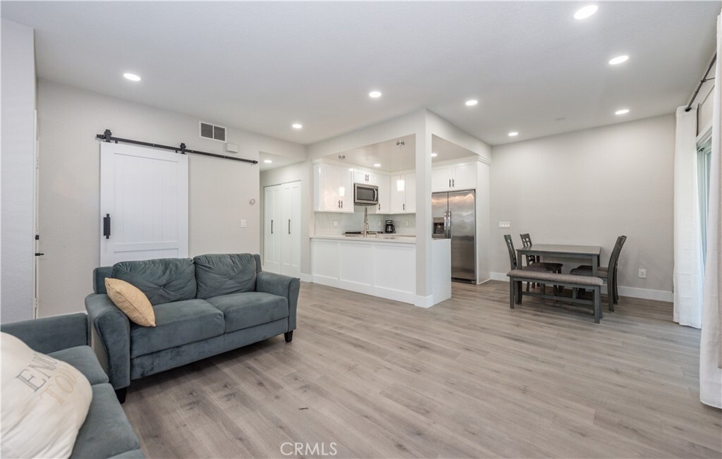 Property Photo: 126 Greenmoor 5 CA 92614