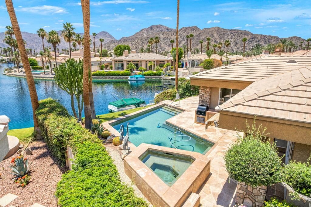 Property Photo: 78975 Dulce Del Mar CA 92253