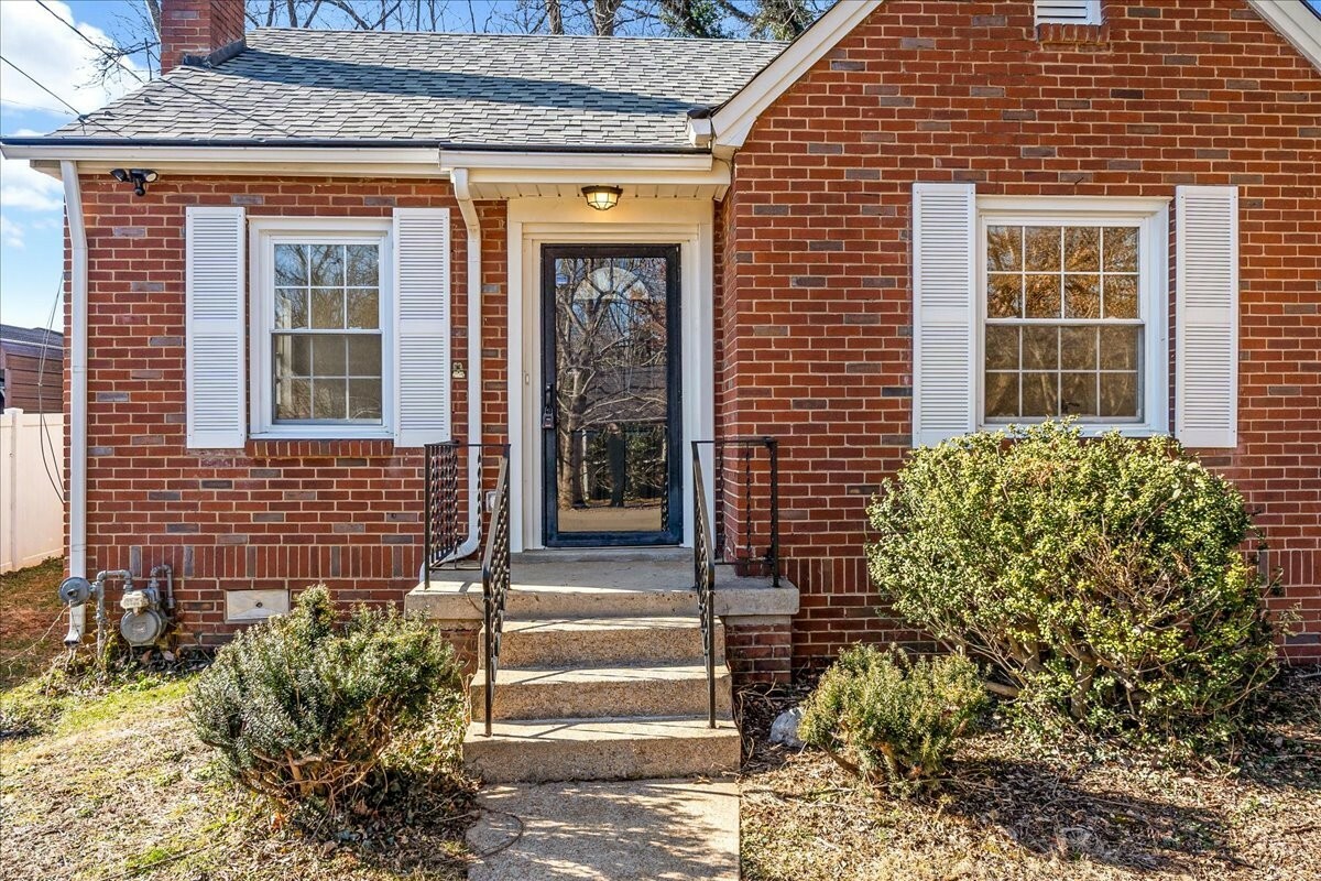 Property Photo: 1115 Grantland Ave TN 37129
