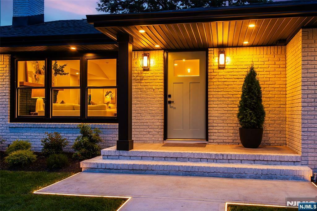 Property Photo:  12 Hillcrest Drive  NJ 07424 
