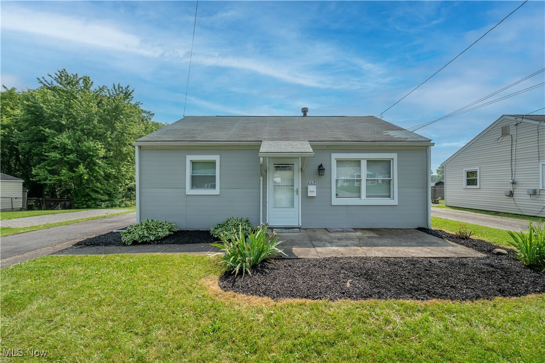 Property Photo: 117 N Navarre Avenue OH 44515