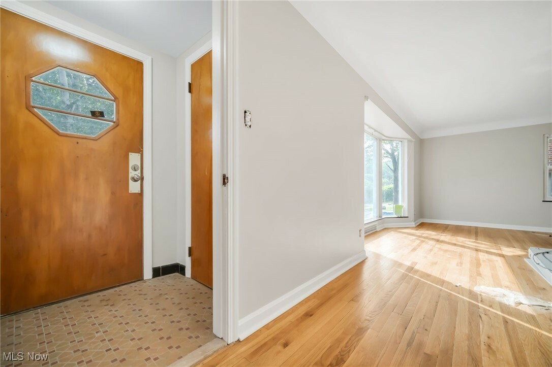 Property Photo:  1540 S Belvoir Boulevard  OH 44121 