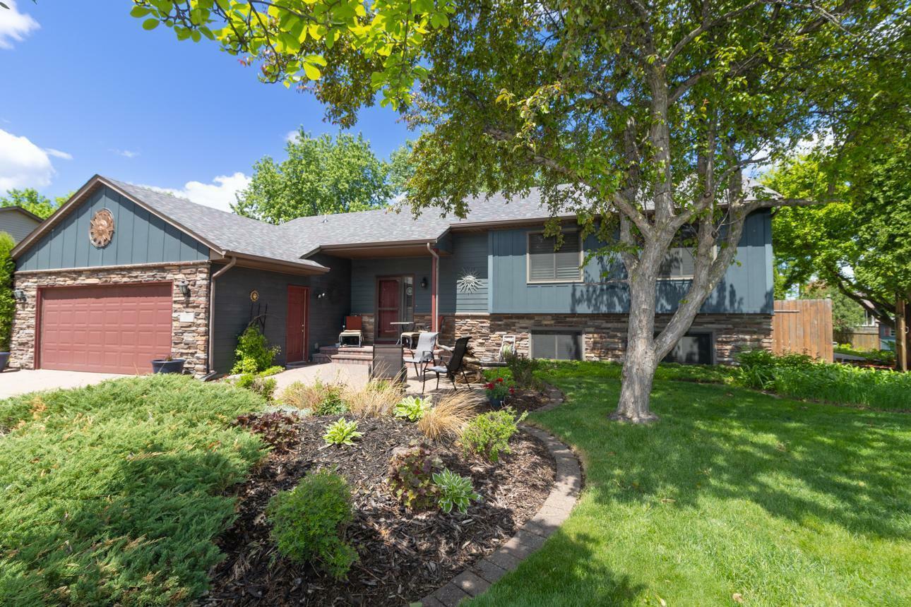 Property Photo: 977 Brooks Court MN 55109