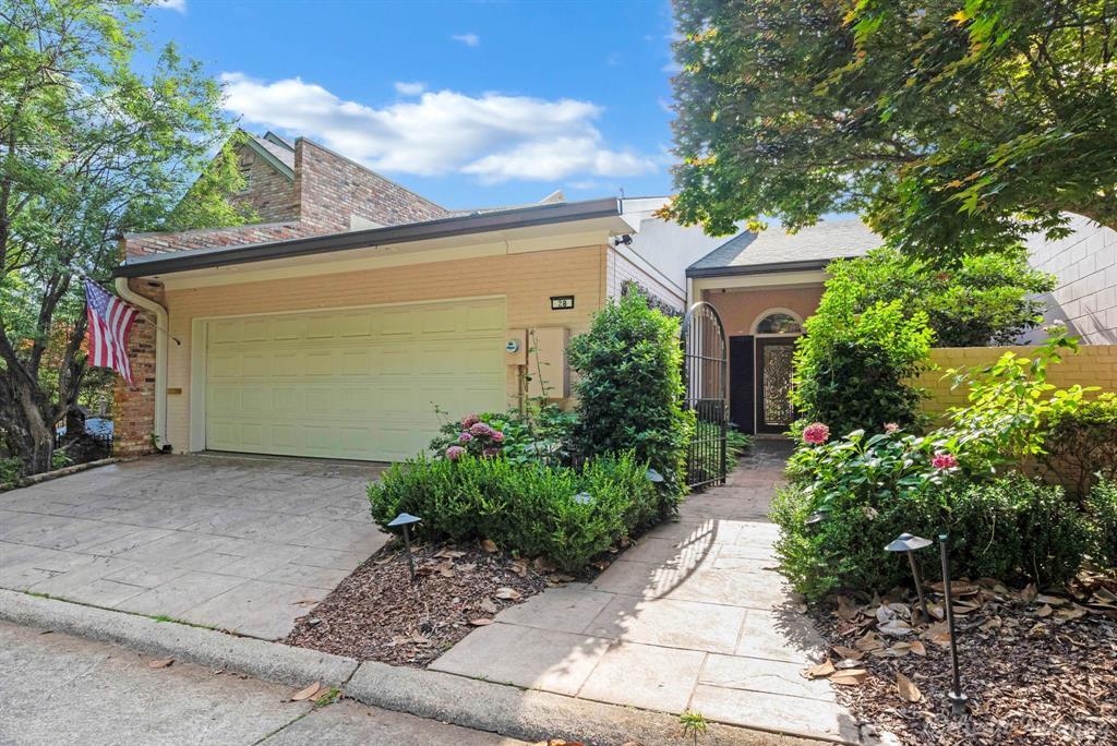 Property Photo: 300 Pierremont Road 28 LA 71106