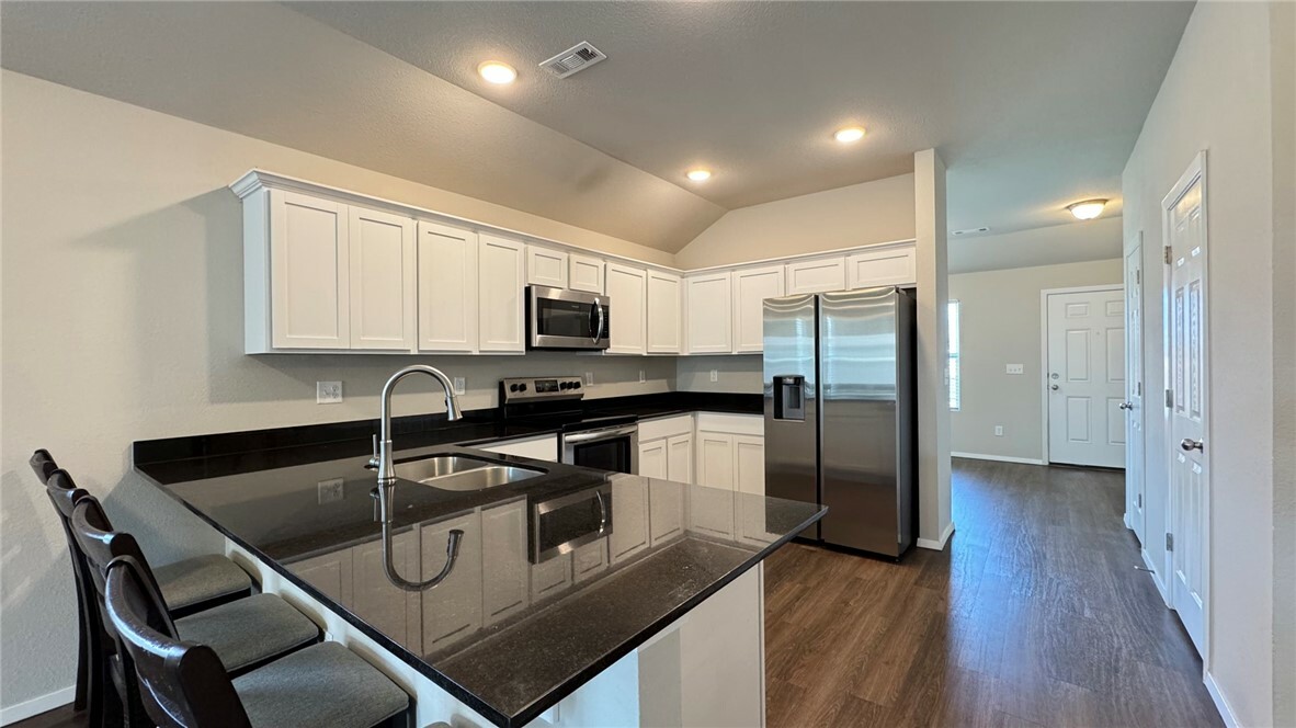 Property Photo: 1643 S Towhee Lane AR 72701