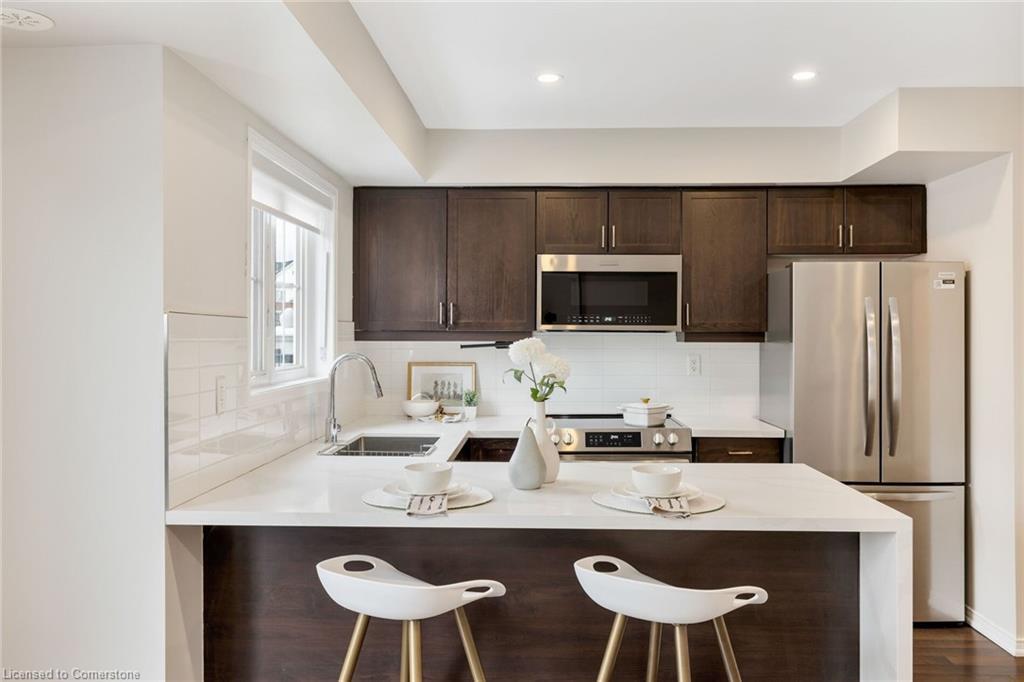 Property Photo:  15 Hays Boulevard 10  ON L6H 0H8 