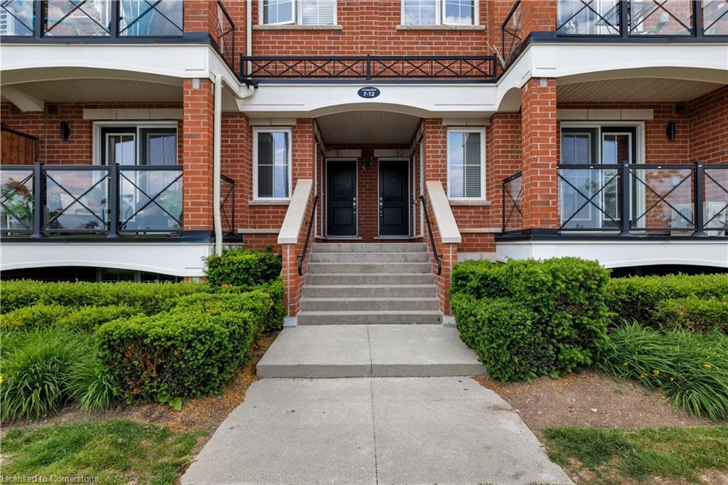 Property Photo: 15 Hays Boulevard 10 ON L6H 0H8