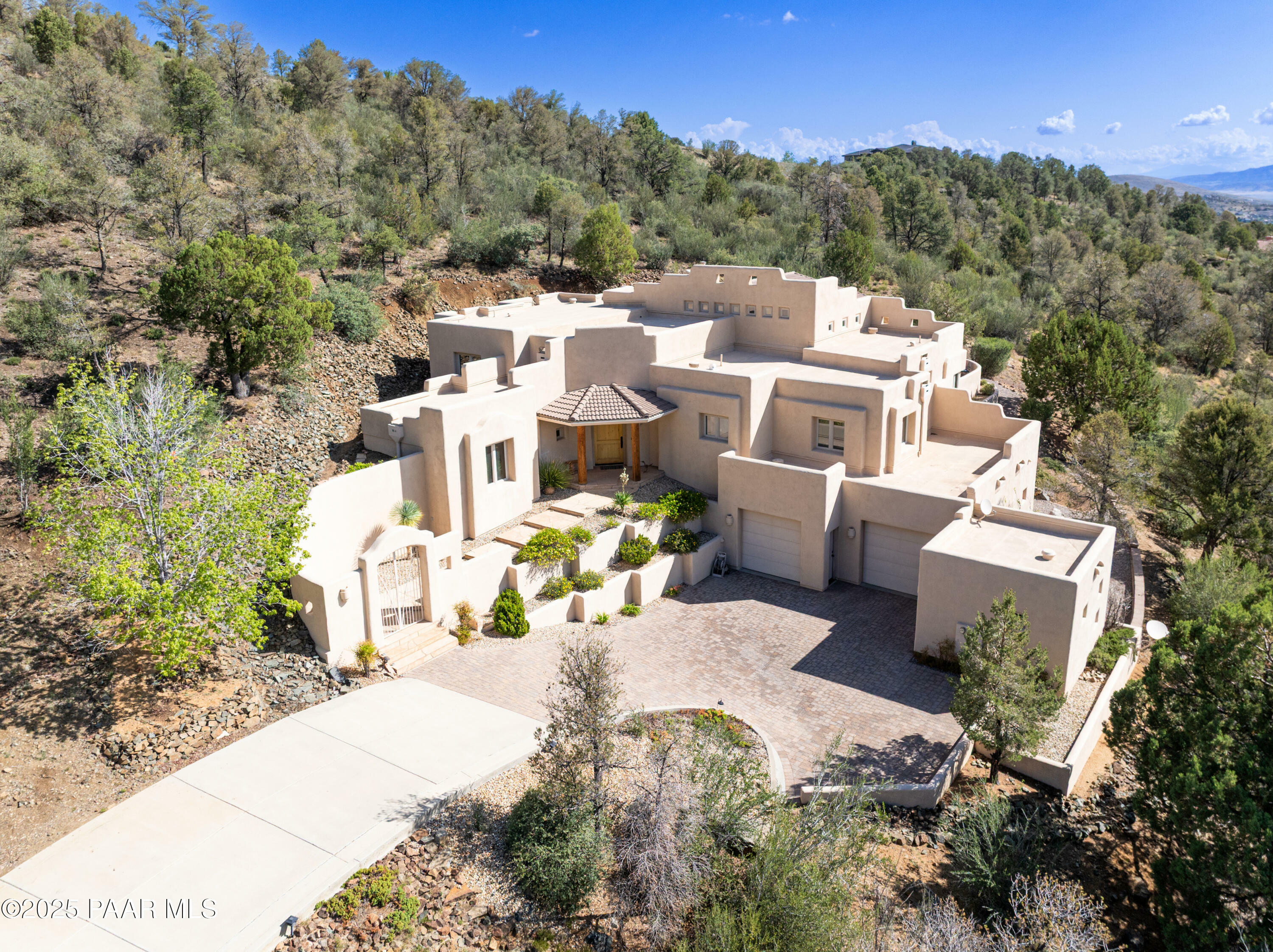 Property Photo: 628 W Lee Boulevard AZ 86303
