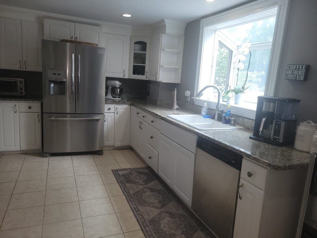 Property Photo:  1135 Salem  MA 02148 