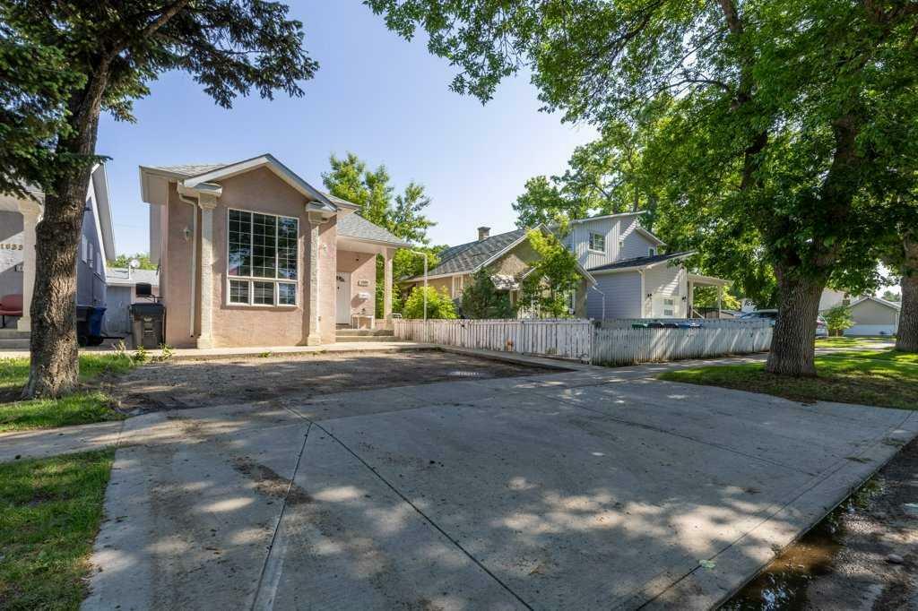 Property Photo: 1835 6A Avenue N AB T1H 0W4