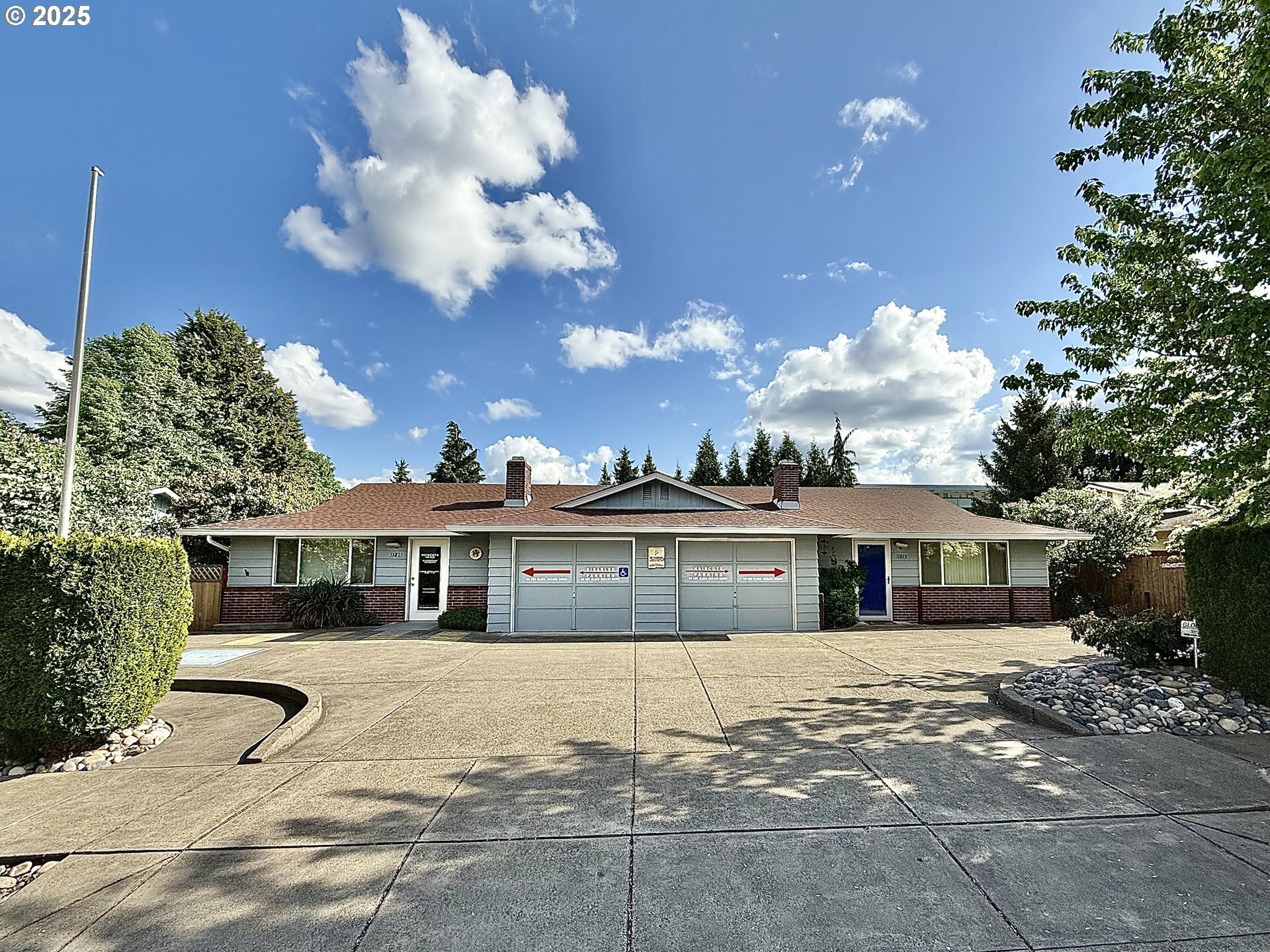 Property Photo: 11813 SE 5th St WA 98683