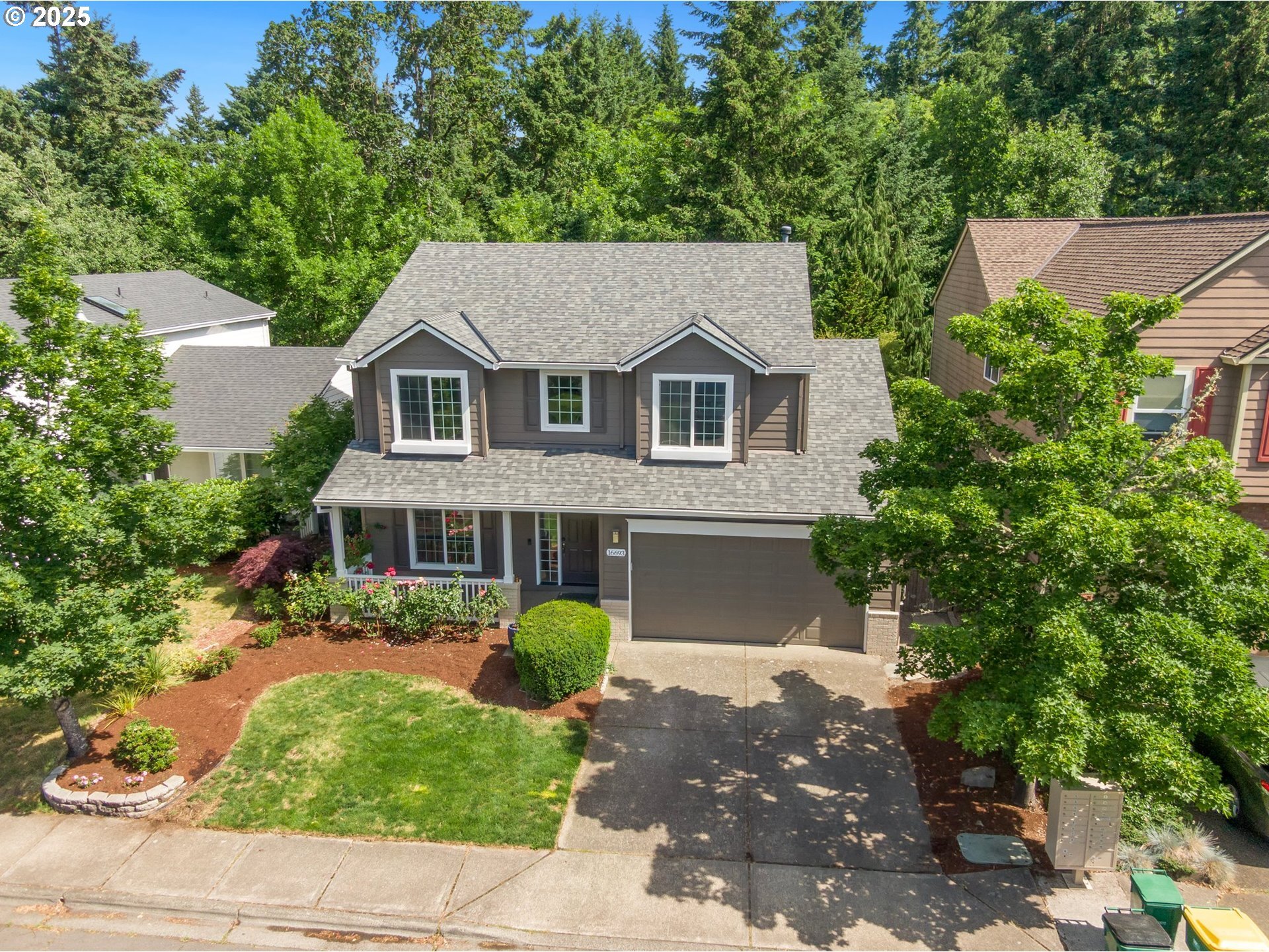 Property Photo: 16693 NW Oakridge Dr OR 97229