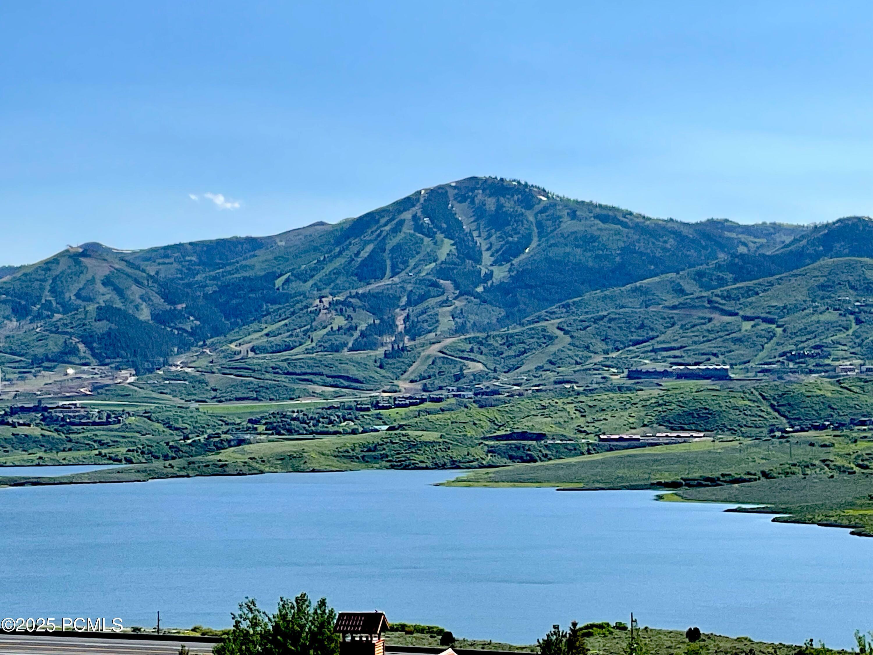 Property Photo: 12068 N Sage Hollow Circle UT 84036