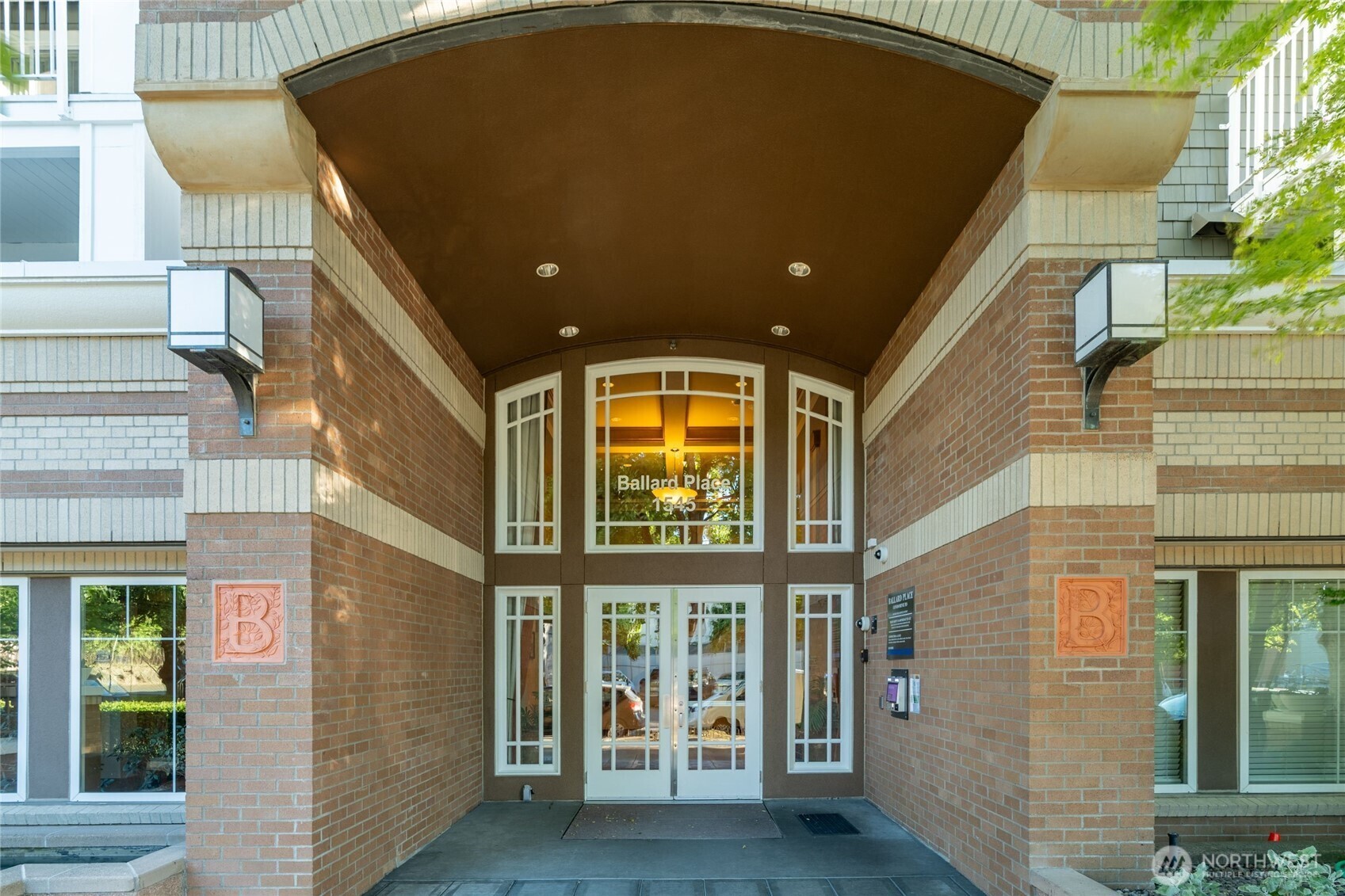Property Photo: 1545 NW 57th Street 220 WA 98107