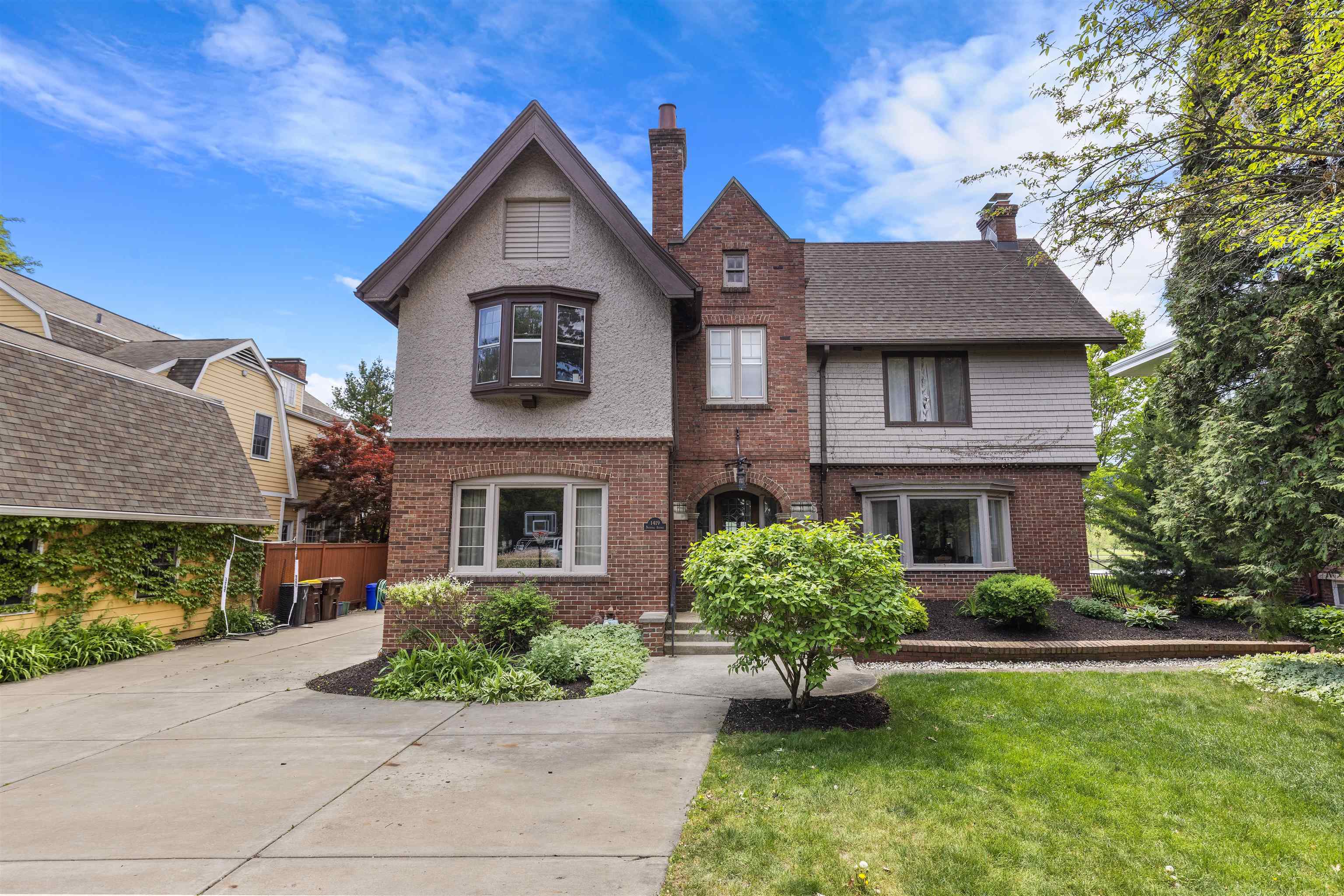 Property Photo: 1419 National Avenue IL 61103