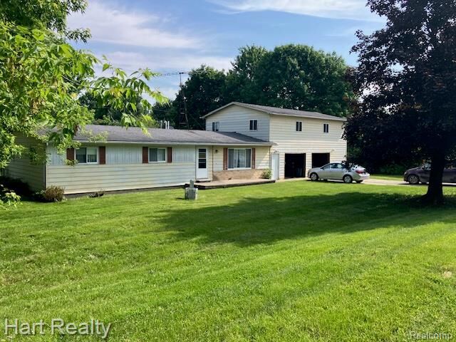 138 W Hunters Creek Road  Lapeer MI 48446 photo