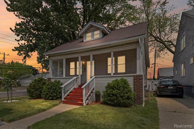 Property Photo: 809 E Bennett Avenue MI 48220