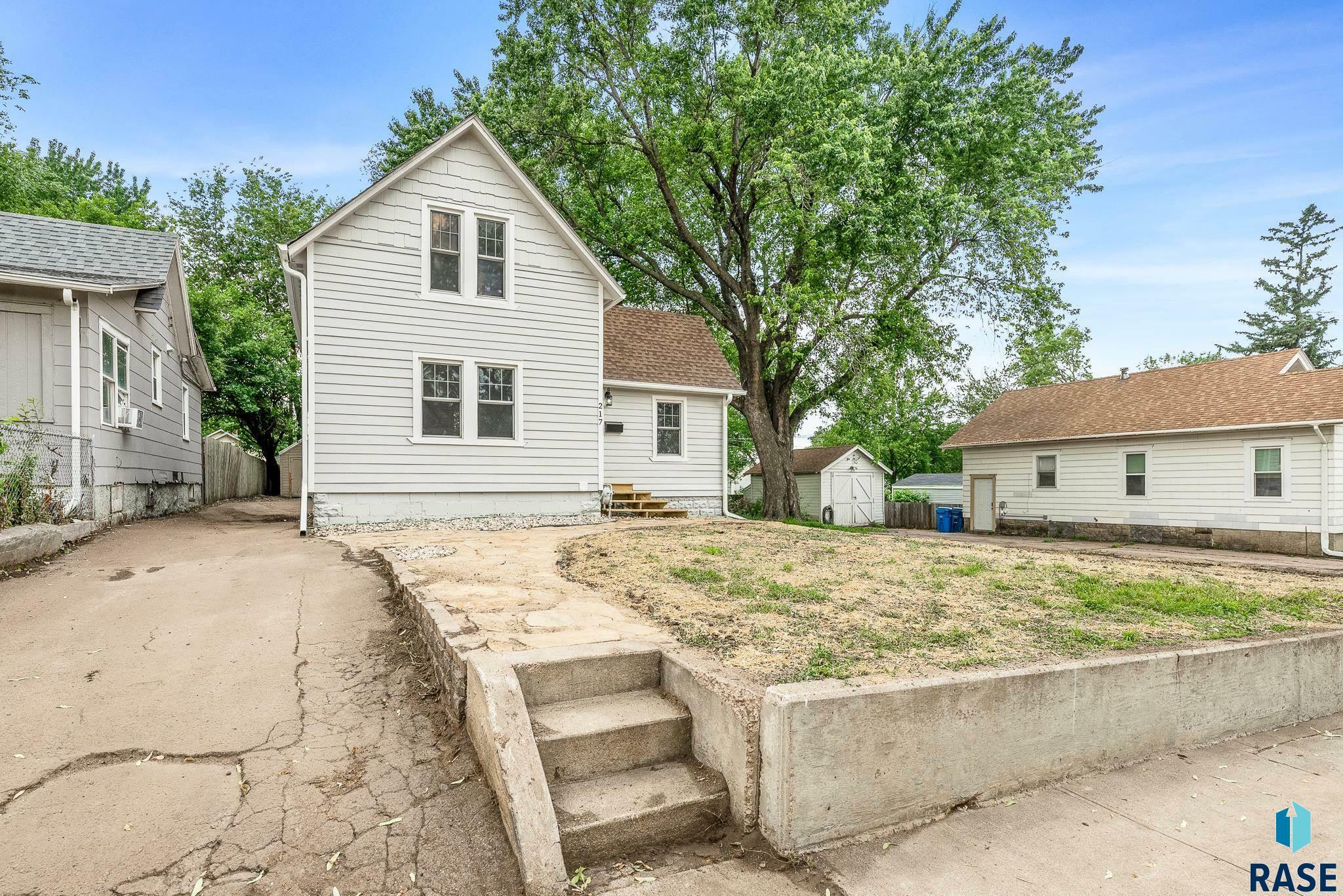 Property Photo: 217 N West Ave SD 57104