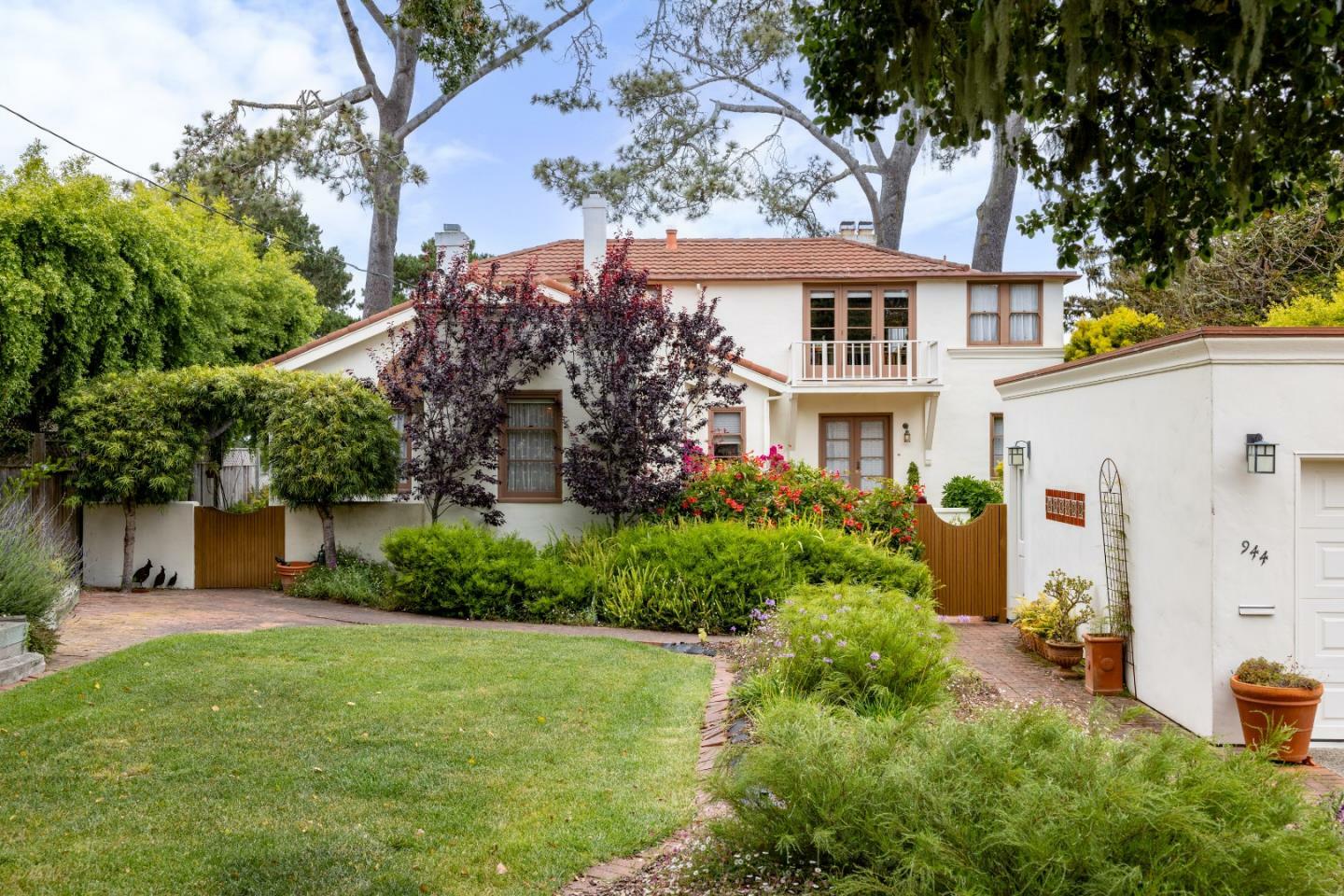 Property Photo: 944 Bayview Avenue CA 93950