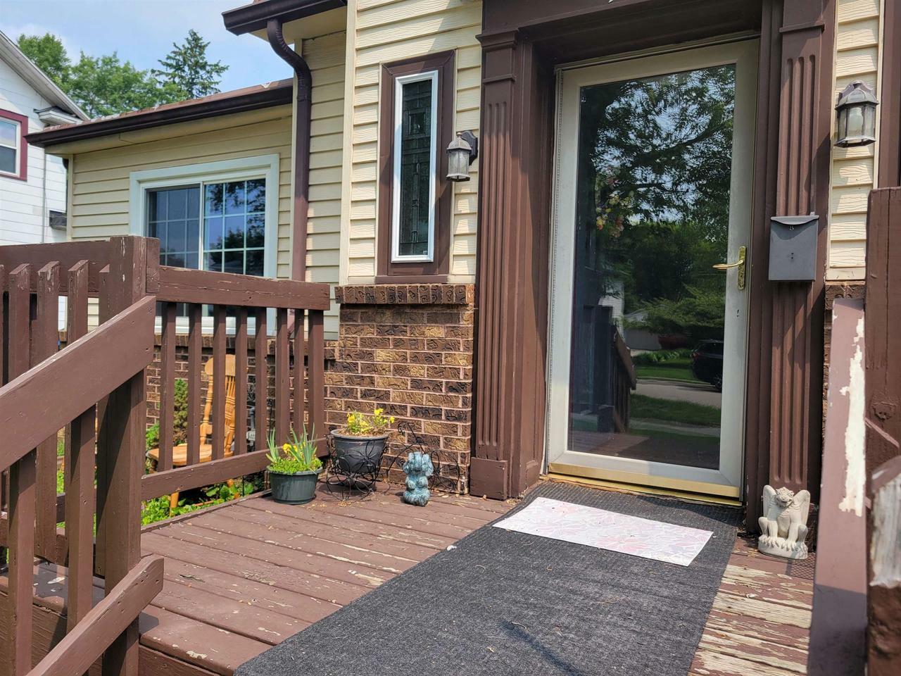 Property Photo: 1419 St Lawrence Avenue WI 53548