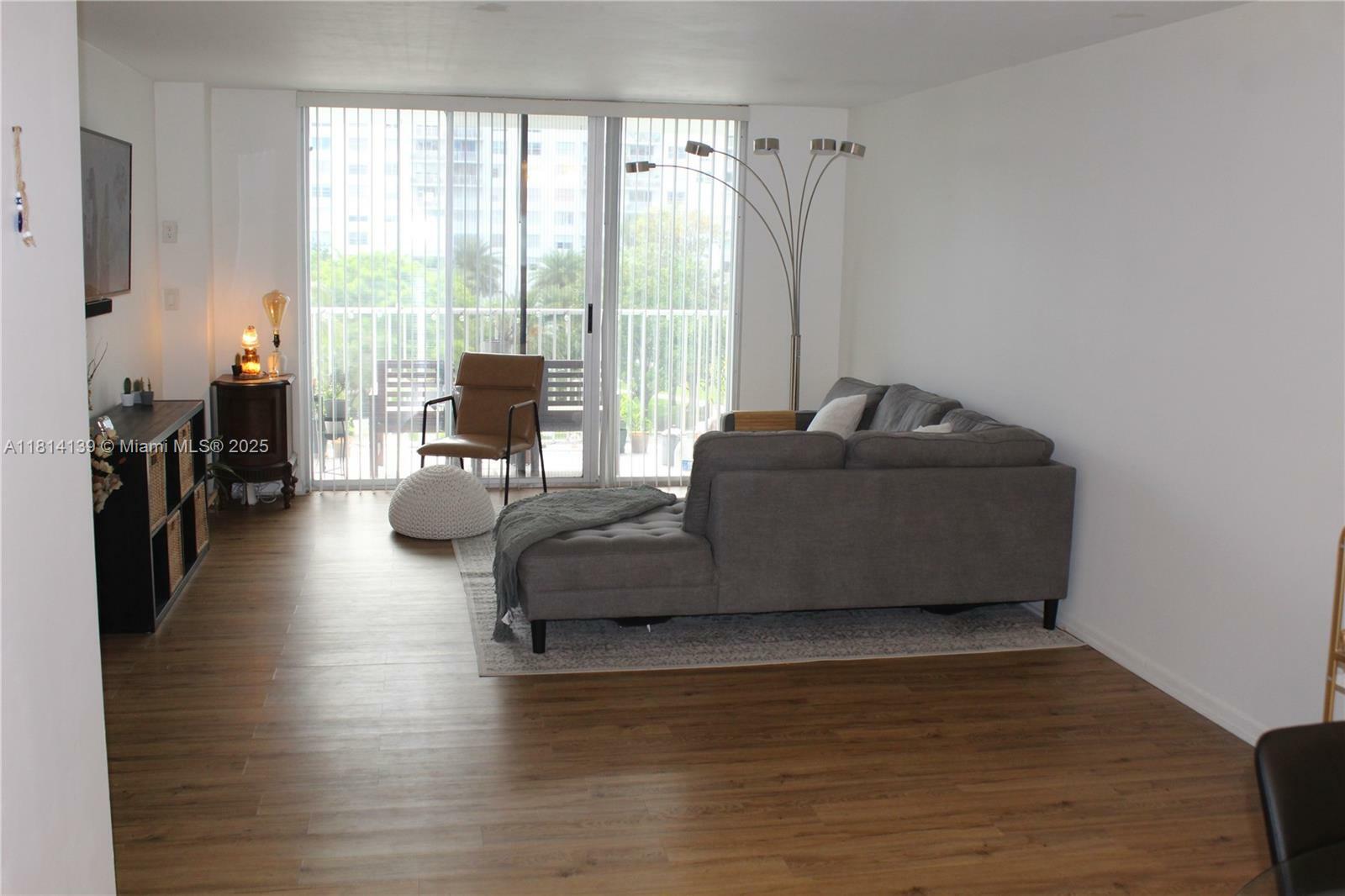 Property Photo: 2851 NE 183rd St 414E FL 33160