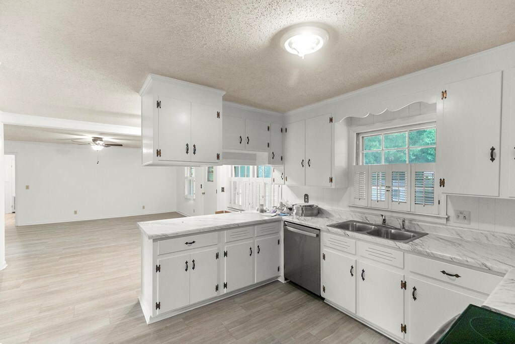 Property Photo: 1700 Randall AL 36303