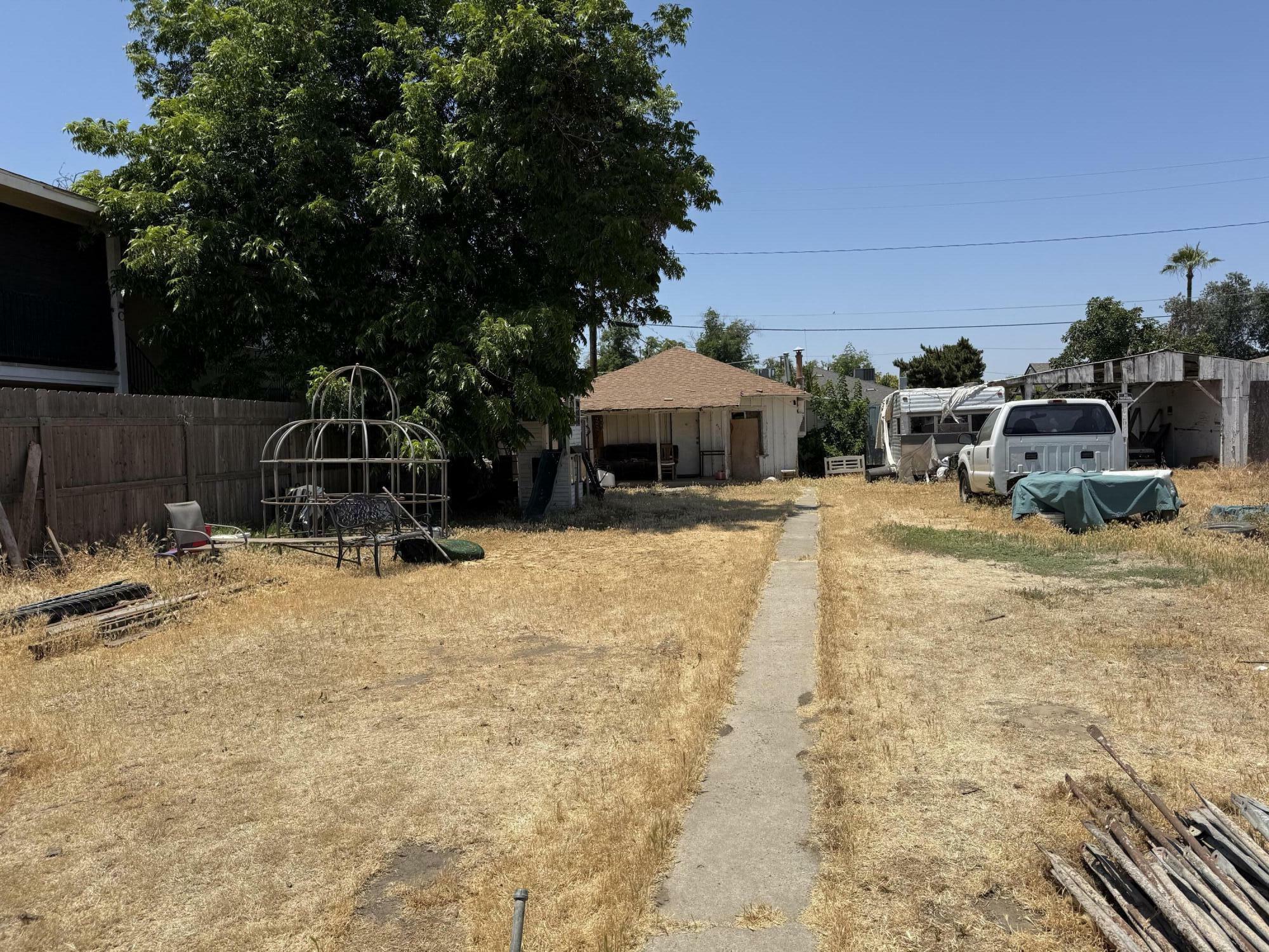 Property Photo: 439 S Bridge Street #5 CA 93291