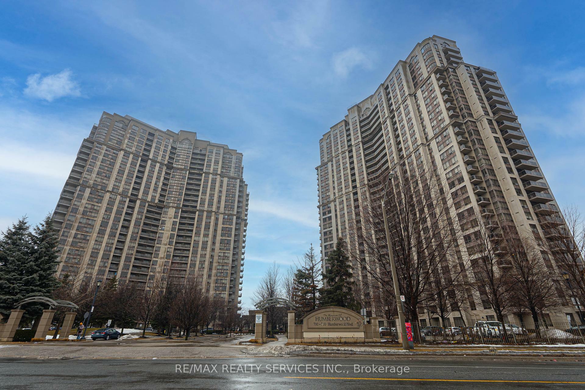 Property Photo: 700 Humberwood Boulevard E 1620 ON M9W 7J4