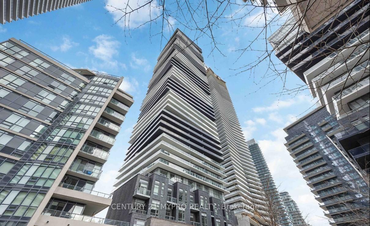 Photo de la propriété: 56 Annie Craig Drive 3104 ON M8V 0C5