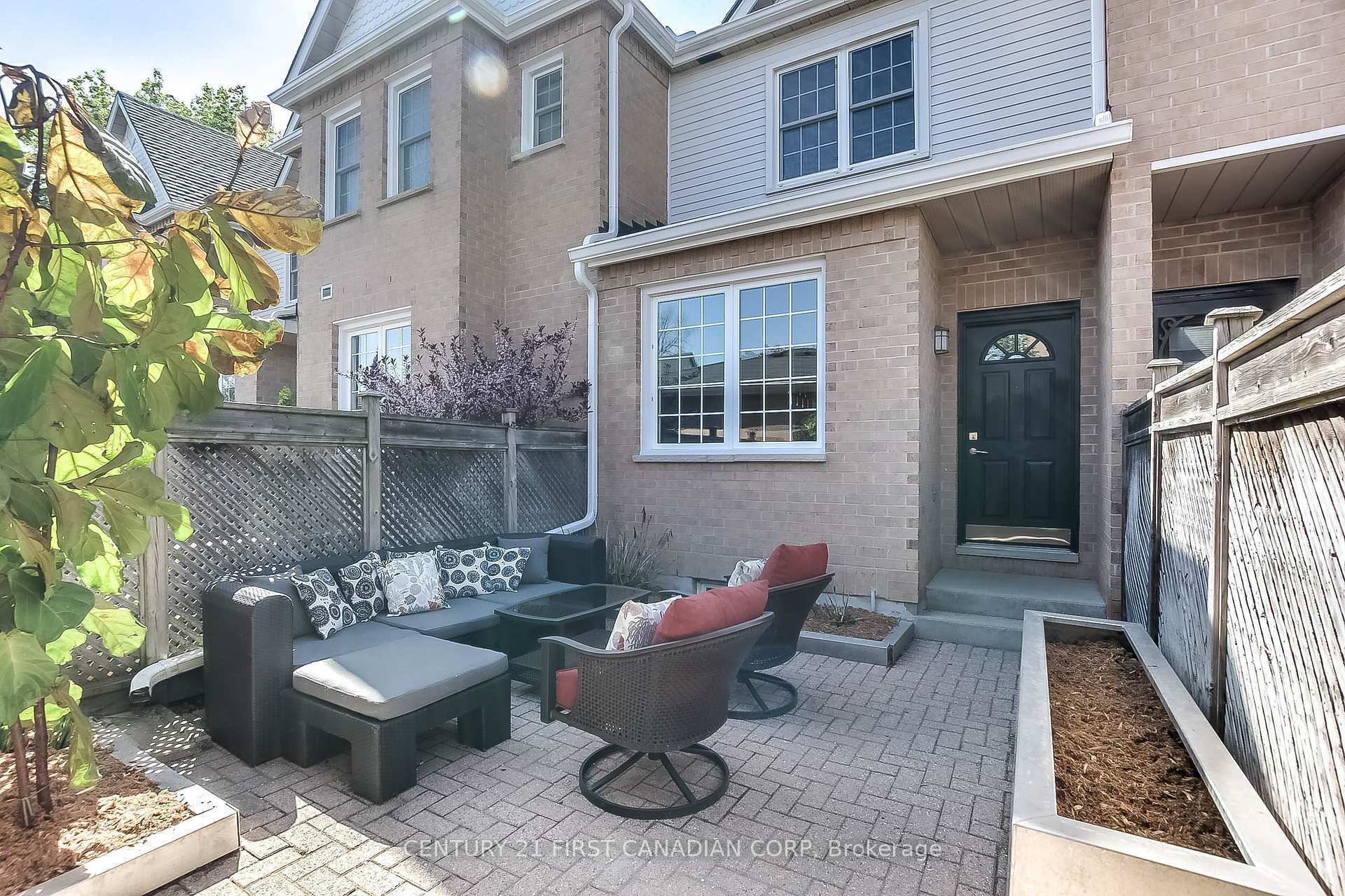 Property Photo: 1570 Richmond Street 53 ON N6G 4W2