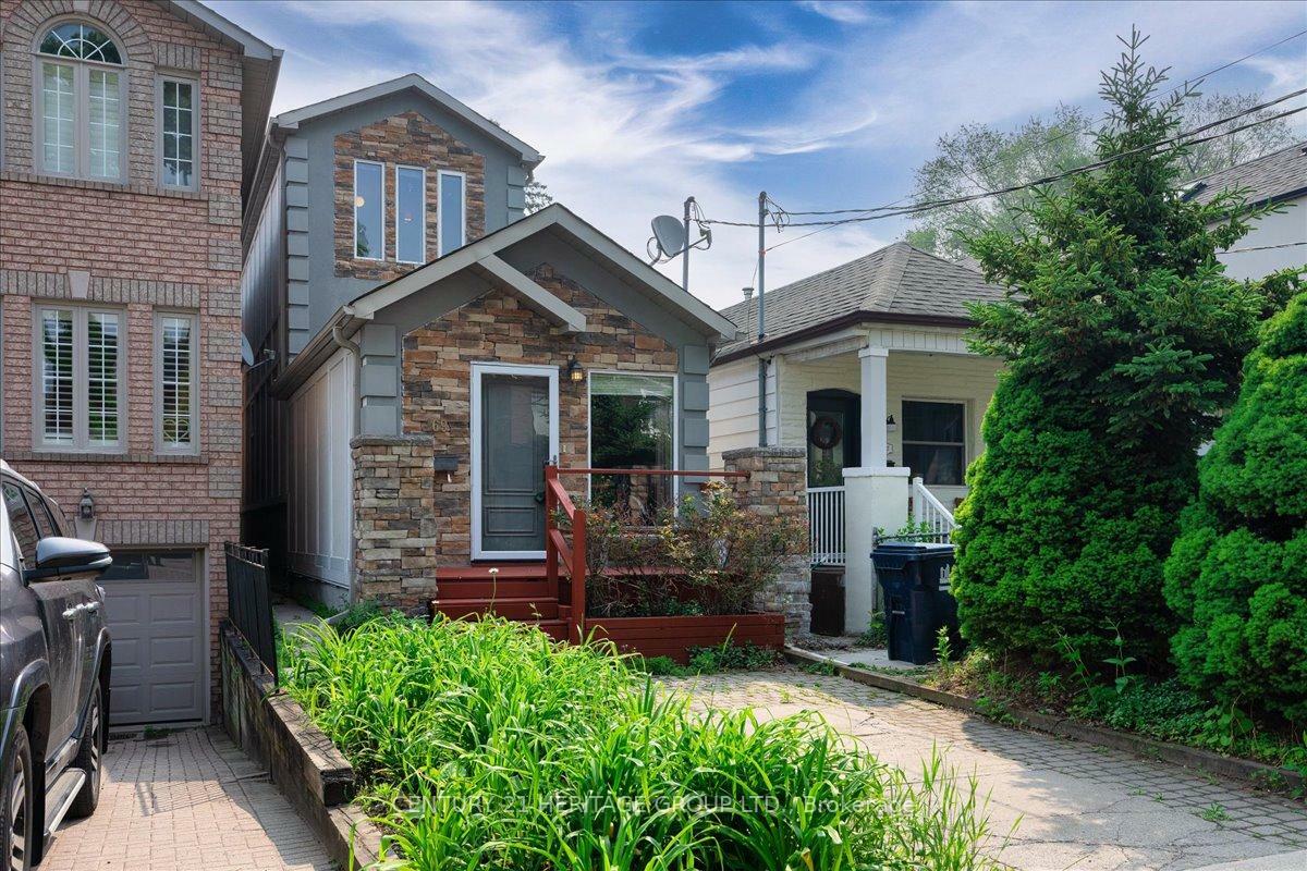 169 King Edward Avenue  Toronto ON M4C 5J7 photo
