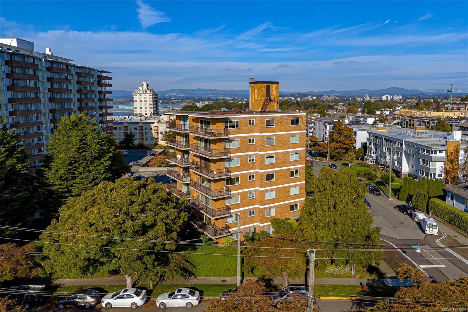 Property Photo: 36 South Turner St 601 BC V8V 2J6