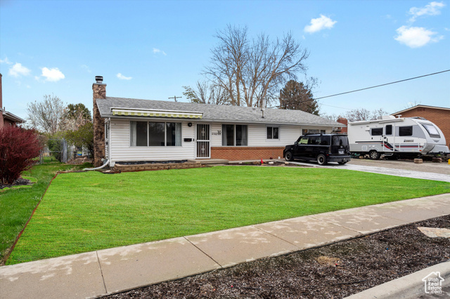 Property Photo: 318 W La Salle Dr UT 84047