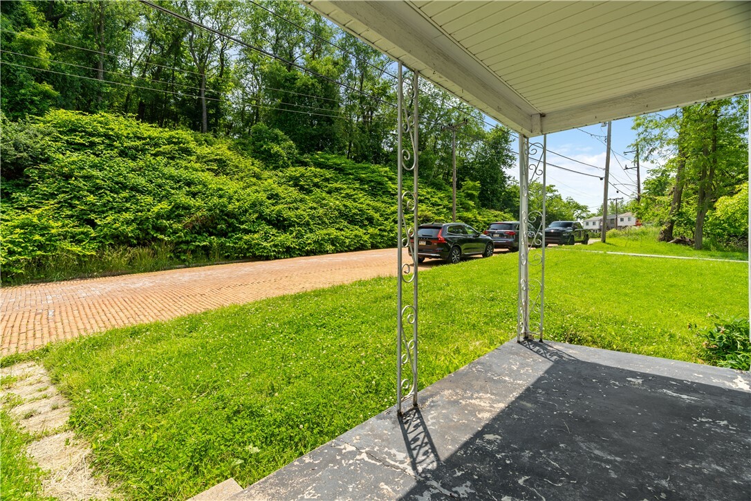 Property Photo: 1567 Princeton Blvd PA 15221