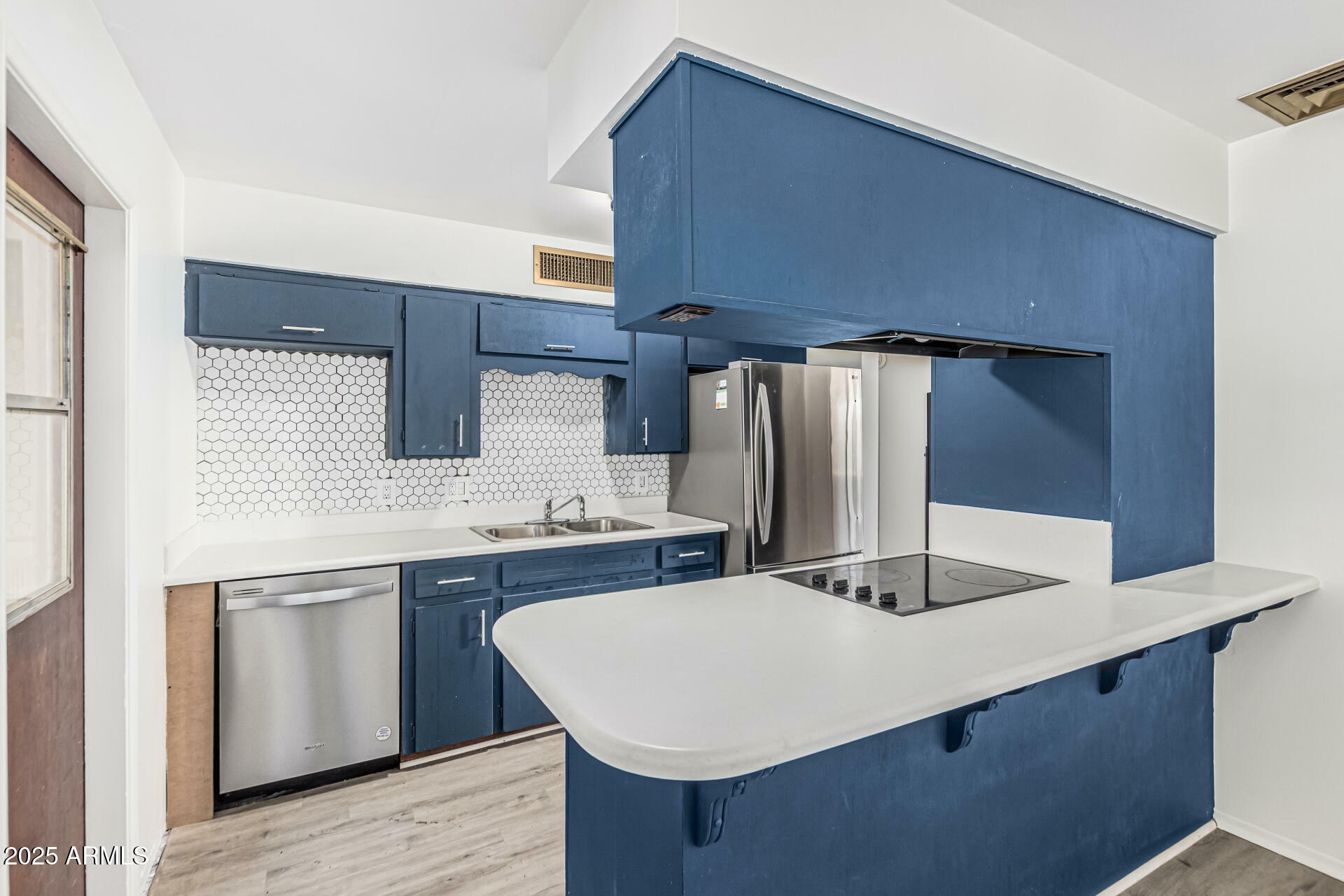 Property Photo:  2117 W 2nd Street  AZ 85201 