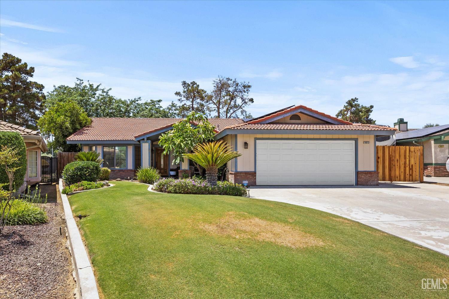 Property Photo:  4913 Zapato Place  CA 93308 