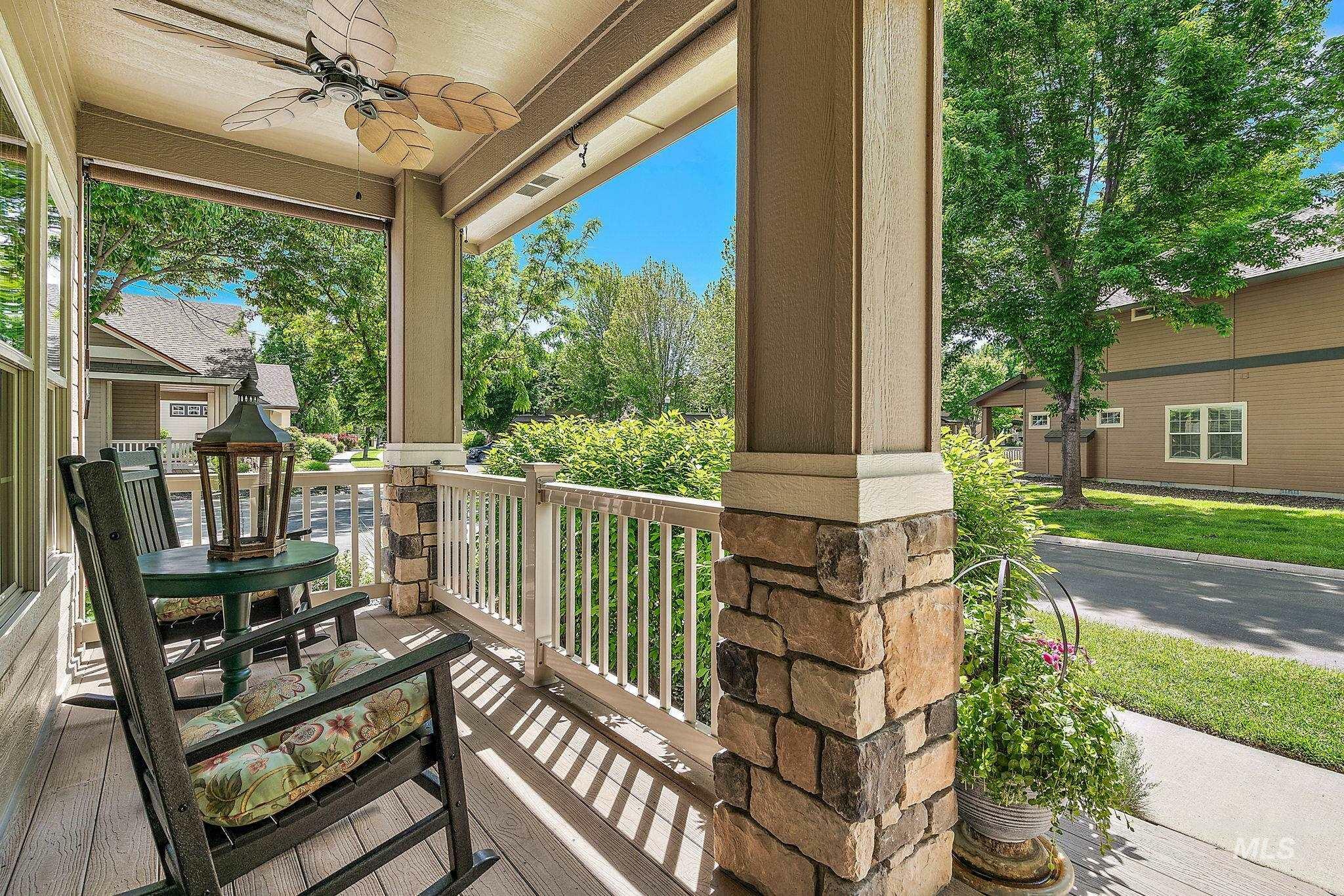 Property Photo: 998 E Shadow Creek Lane ID 83616