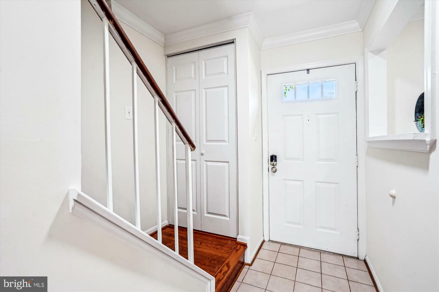 Property Photo: 5521 Lakewhite Court VA 22032