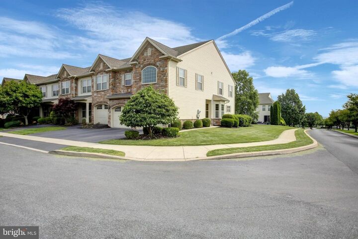 447 Nursery Drive N  Mechanicsburg PA 17055 photo