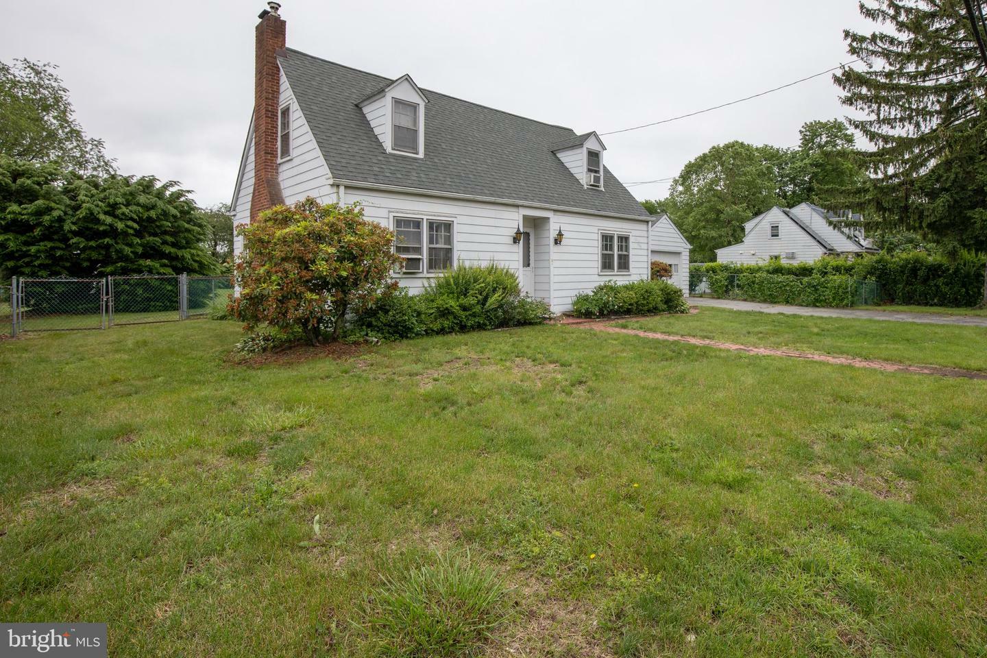 Property Photo: 2230 Edgely Road PA 19057