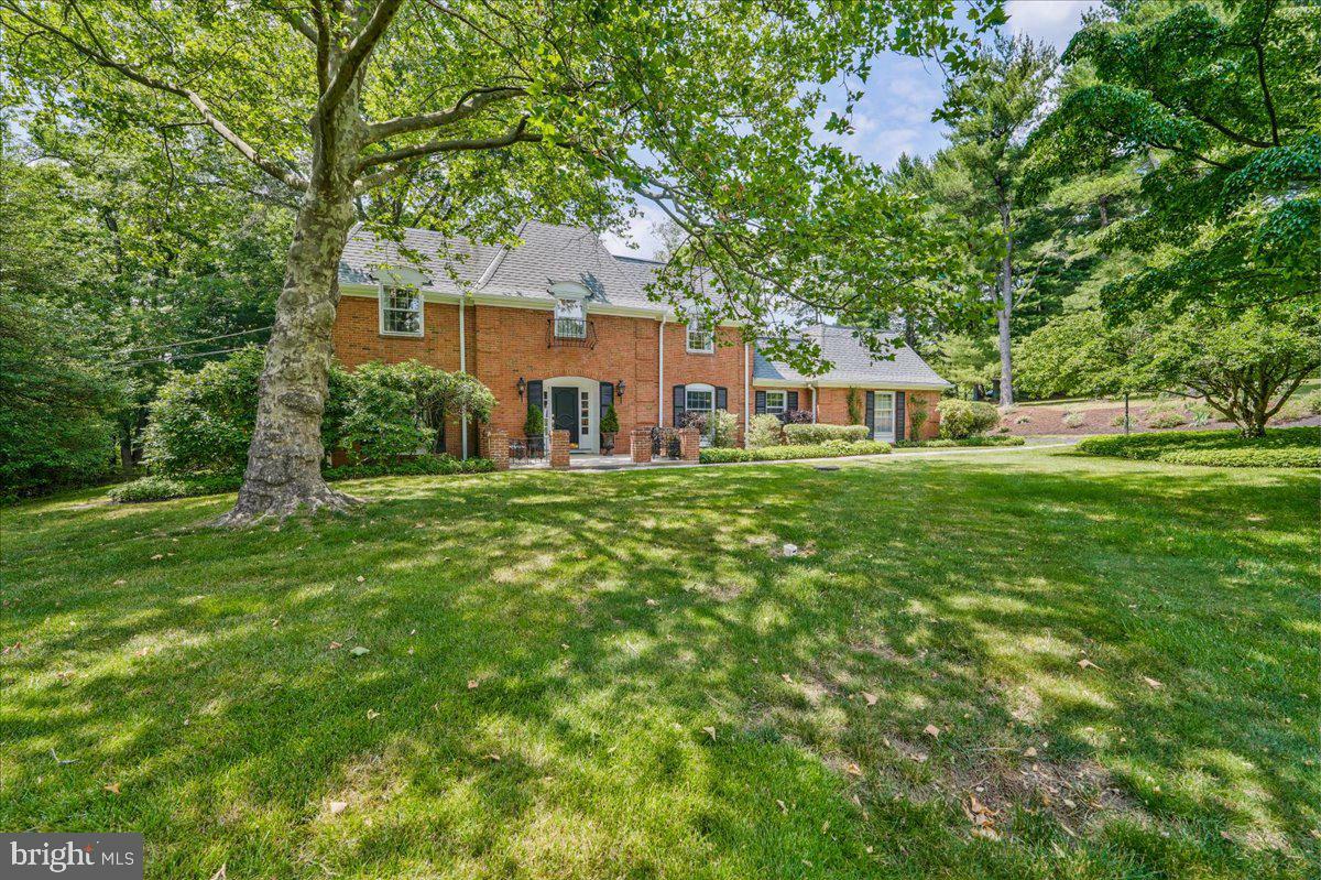 Property Photo:  5 River Knoll Drive  NJ 08560 