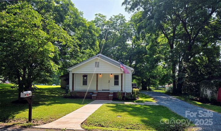 Property Photo:  616 Laurel Street  NC 28001 